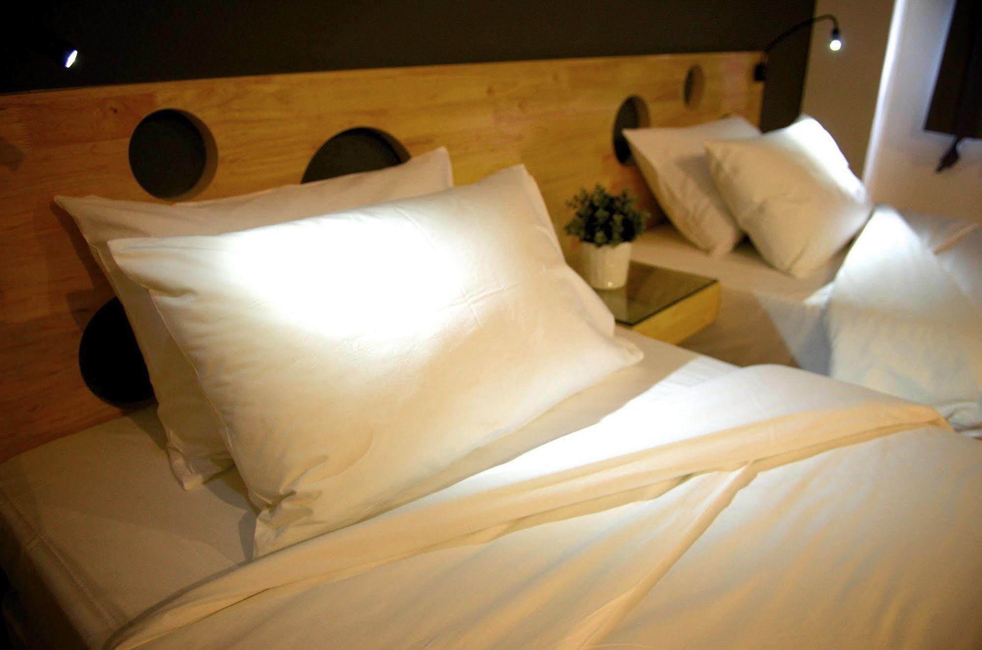 Hotel Mybed Ratchada Bangkok Esterno foto